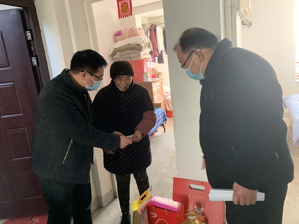 2023年春节前保障户走访慰问