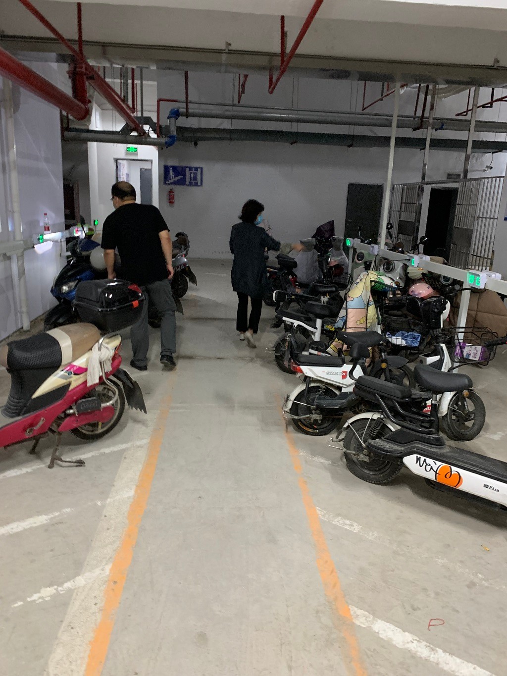 富丽瑞景苑公租房及地下停车场安全检查