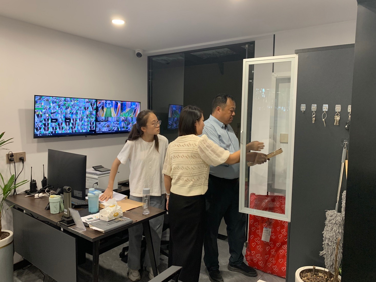 石榴玉兰华府人才公寓国庆节前安全检查